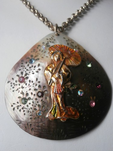 Vintage Lrg Mother of Pearl Abalone/Rhinestone Enamel Ornate Necklace Pendant - Picture 8 of 14