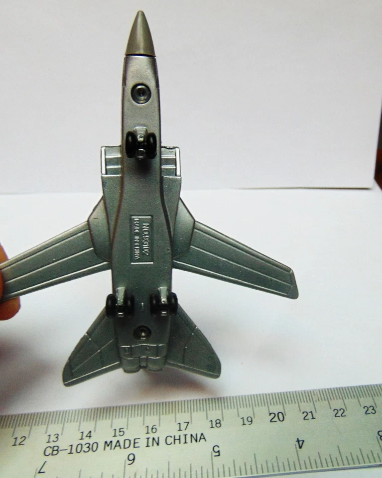 MG AF 81 72 8 TFW Die Cast Airplane Fighter 421dr-pb24 - No 93102 - Image 4 of 4