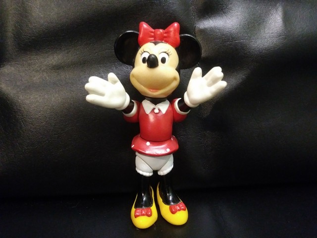 minnie mouse plastic figurine