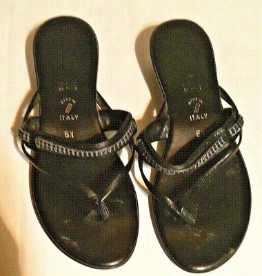 Italian Shoemakers Flip Flops Black Size 6.5 GUC | eBay