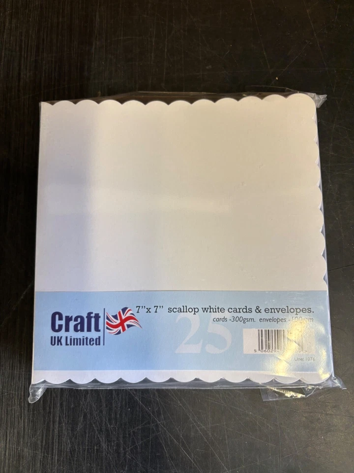CRAFT UK 25 x 7" x 7" WHITE SCALLOPED BLANK CARDS & ENVELOPES CARD MAKING CRAFT 1076
