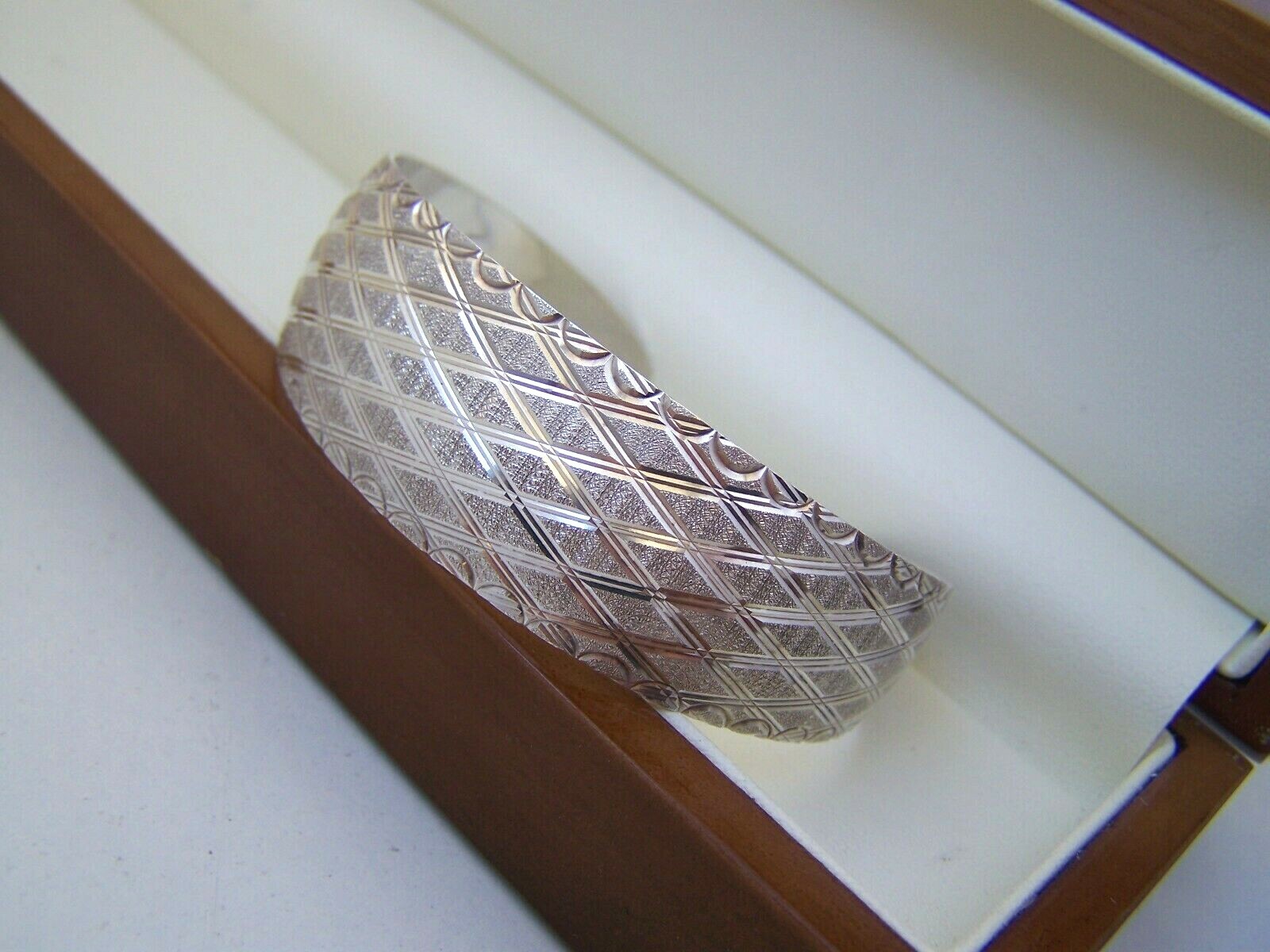 SOLID STERLING SILVER MODERNIST PATTERNED BRACELE… - image 6