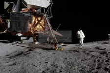 APOLLO 12 LUNAR LANDSCAPE 1969 4X6 PHOTO