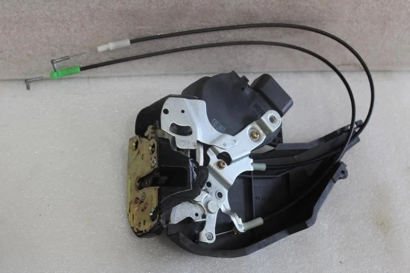 2001 2002 2003 2004 2005 LEXUS IS300 puerta trasera derecha pestillo cerradura actuador Foto 2 de 4