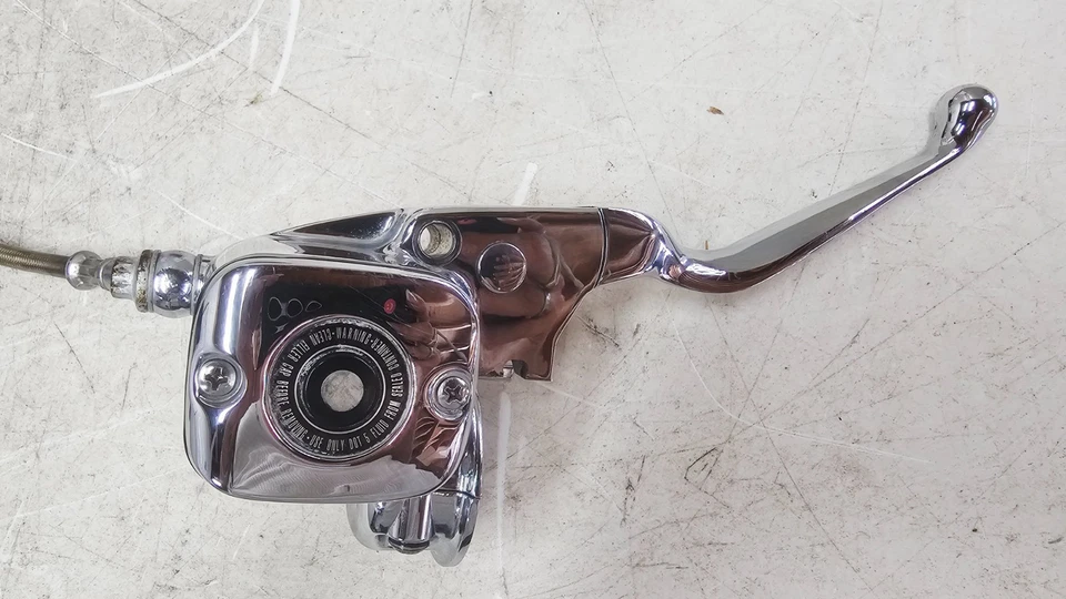 2003 HARLEY SOFTAIL DEUCE Master Cylinder 11/16 + Dual Brake Caliper + Hose - Image 2 of 4