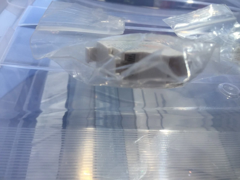 5 x RJ45 Cat5e Mod Splitter Computer Adaptor  Male/2 Female - Image 4 of 4