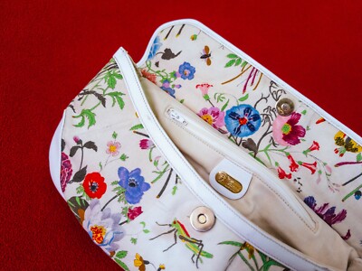 GUCCI Vintage Women Floral Clutch Bag Rare Flowers Pouch