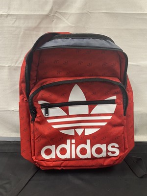 trefoil pocket backpack