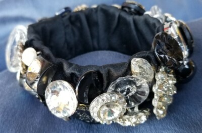 BUTTON BRACELET - SILK BAND VTG BUTTONS ONE OF A KIND ORIGINAL GREAT GIFT! USA