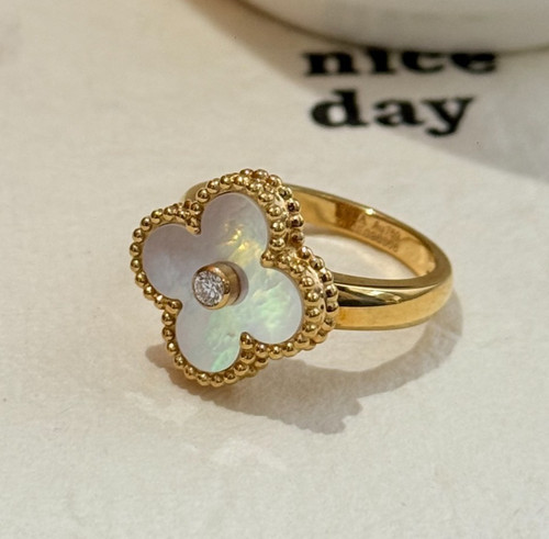Van Cleef & Arpels Vintage Alhambra Ring 18K Yellow Gold White MoP with Diamond