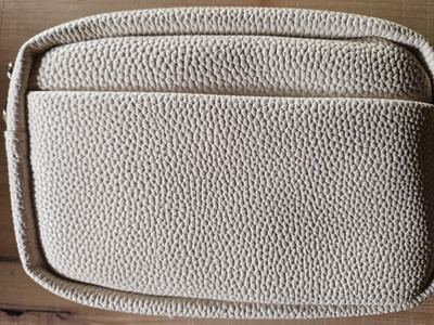 HJP Damen Handtasche Valeria Creme mit 2 Trageriemen, 24x17x7cm, NEU/OVP