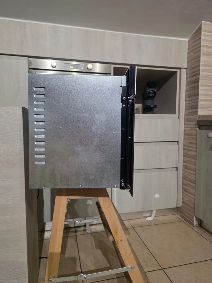 Microonde da incasso Hotpoint Ariston: colore acciaio inox, - MN 314 IX HA - Immagine 3 di 4