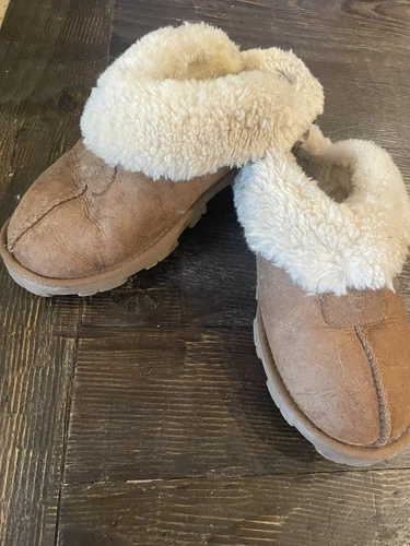 Ciabatta donna UGG taglia 8 coquette prezzo al pubblico $ 119 msrp!