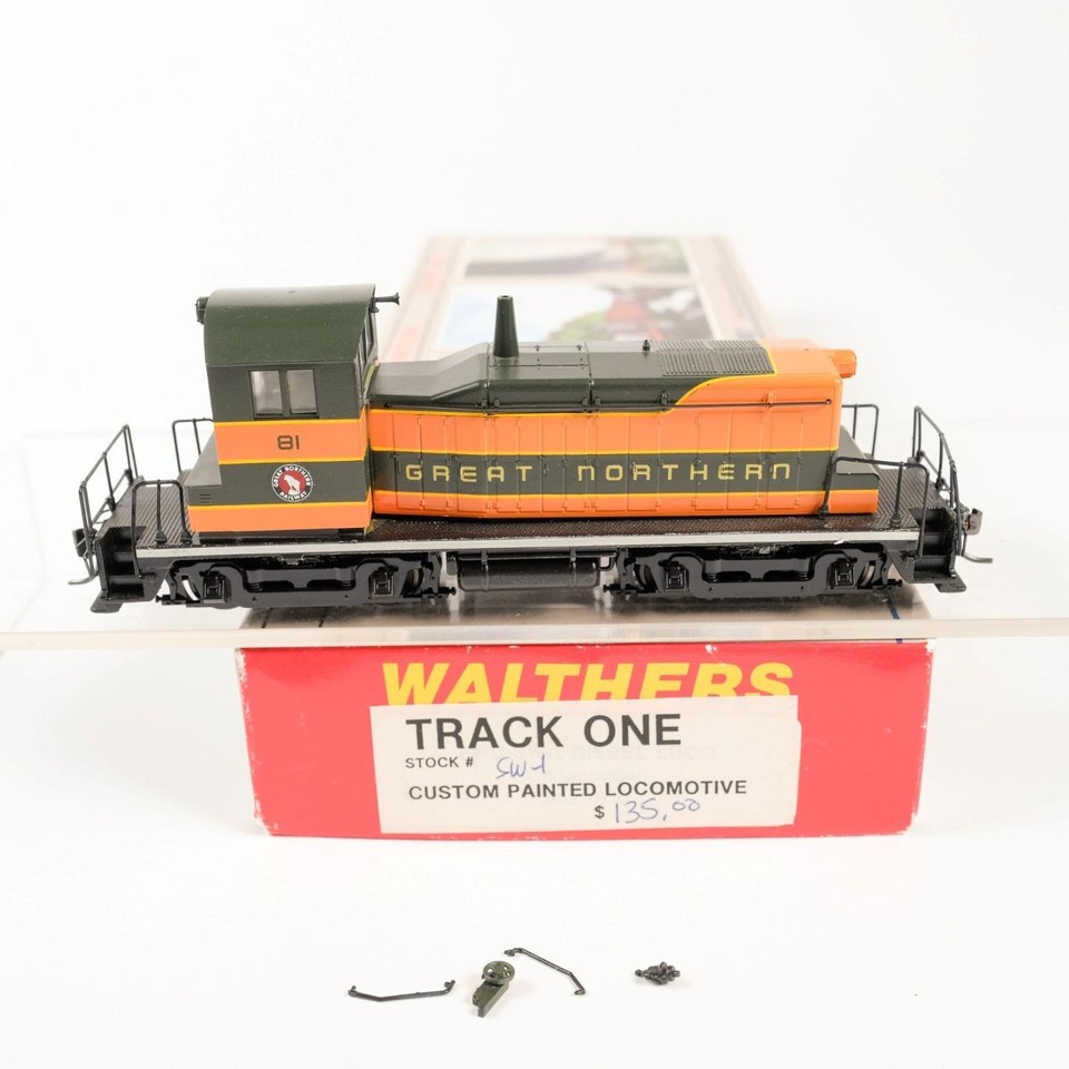 Walthers HO Scale Great Northern SW1 Diesel Track One Custom