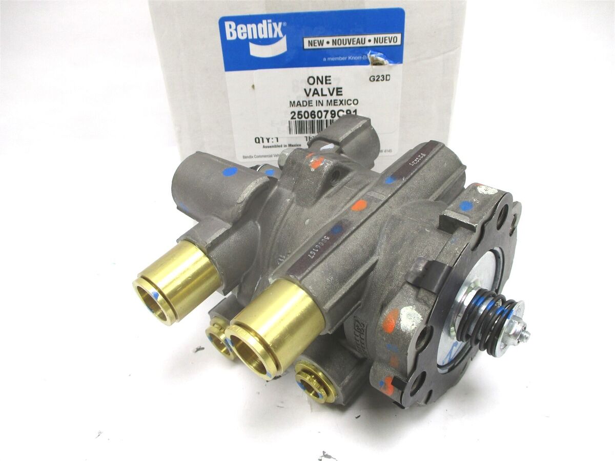 2506079C91 NEW OEM INTERNATIONAL E-8P FOOT BRAKE VALVE 2506079C91 NEW OEM INTERNATIONAL E-8P FOOT BRAKE VALVE