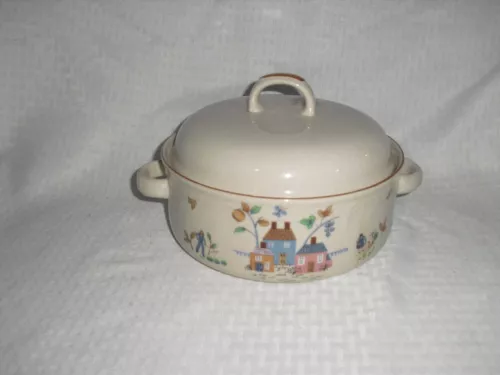 Heartland 1.5 Quart Stoneware Lidded Casserole Baking Dish Farm Scene