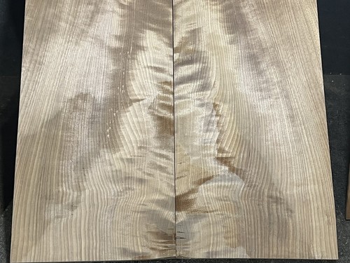 TORREFIED FLAMED YELLOW BIRCH BACK AND SIDES SET FOR ARCHTOP - Picture 5 of 8