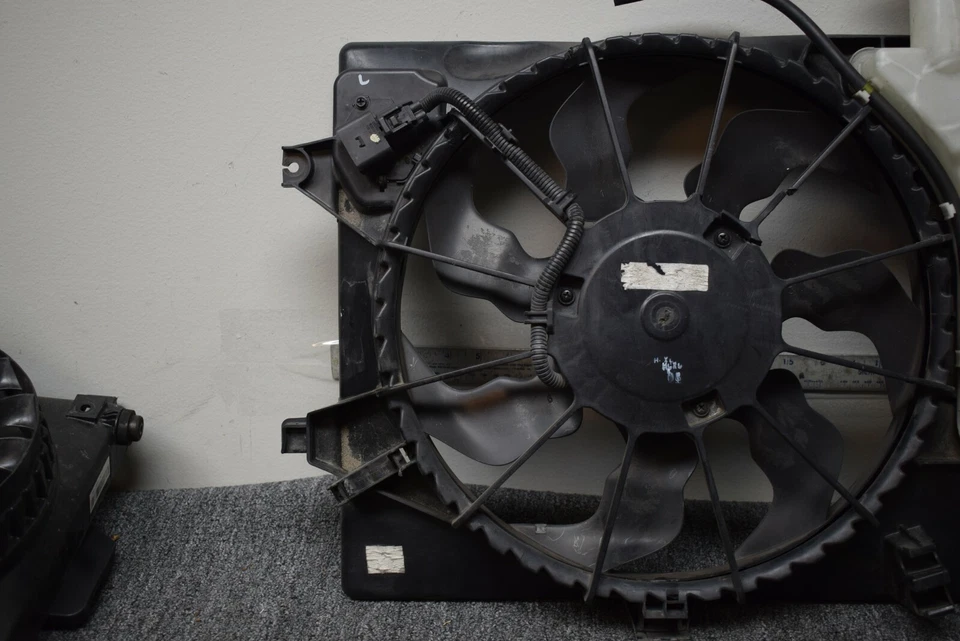 HYUNDAI ELANTRA 2011-2013 MONTAJE VENTILADOR RADIADOR REPUESTO Foto 2 de 4