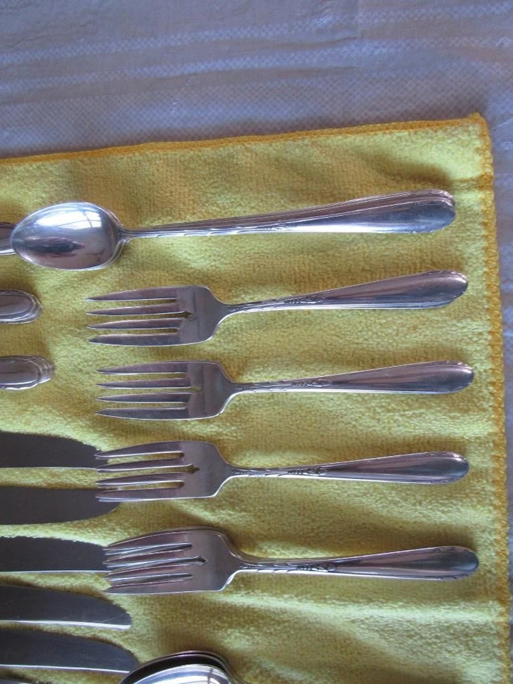 45 Pcs Heiress By Oneida Sterling Silver Flatware - Image 2 of 4