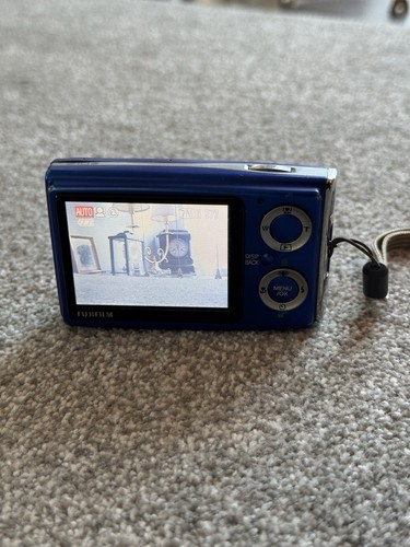FUJIFILM FinePix Z10fd 7.2MP Compact Digital Camera + Charger + Original Case - Picture 4 of 13