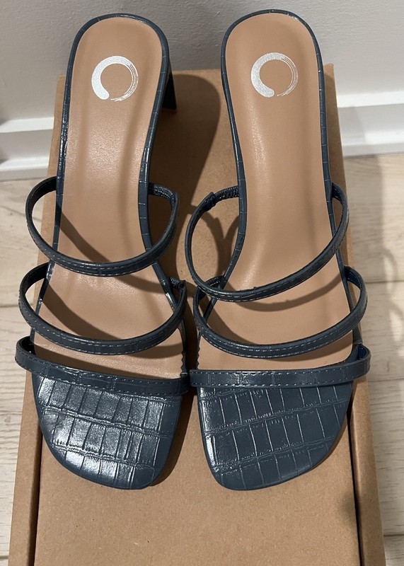 Hariett Blue Journey Collection Dressy Strap Sandal Women's Size 8.5M NIB NEW
