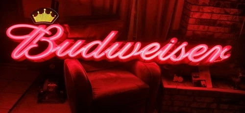 Budweiser Vintage 2004 Neon and Plastic 8’ Sign Great Working Condition