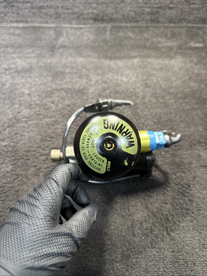 Acumulador de refuerzo de bomba de freno ABS 1990-1994 Jaguar XJ6 OEM 10.0511-9023.1 Foto 3 de 4