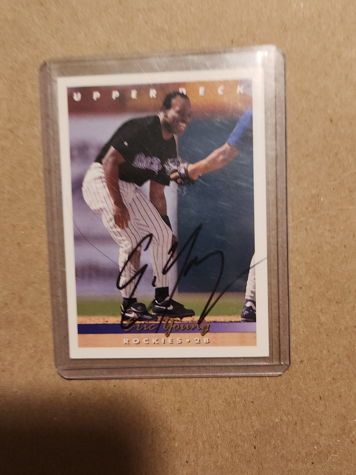 1993 Upper Deck Hand Signed Eric young Auto Colorado Rockies #521