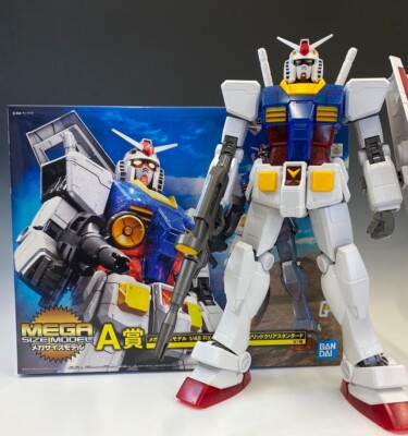 バンダイ MEGA SIZE MODEL GUNDAM Amazon.com: Bandai Hobby 1/48 Mega Size RX-78-2 Gundam Model