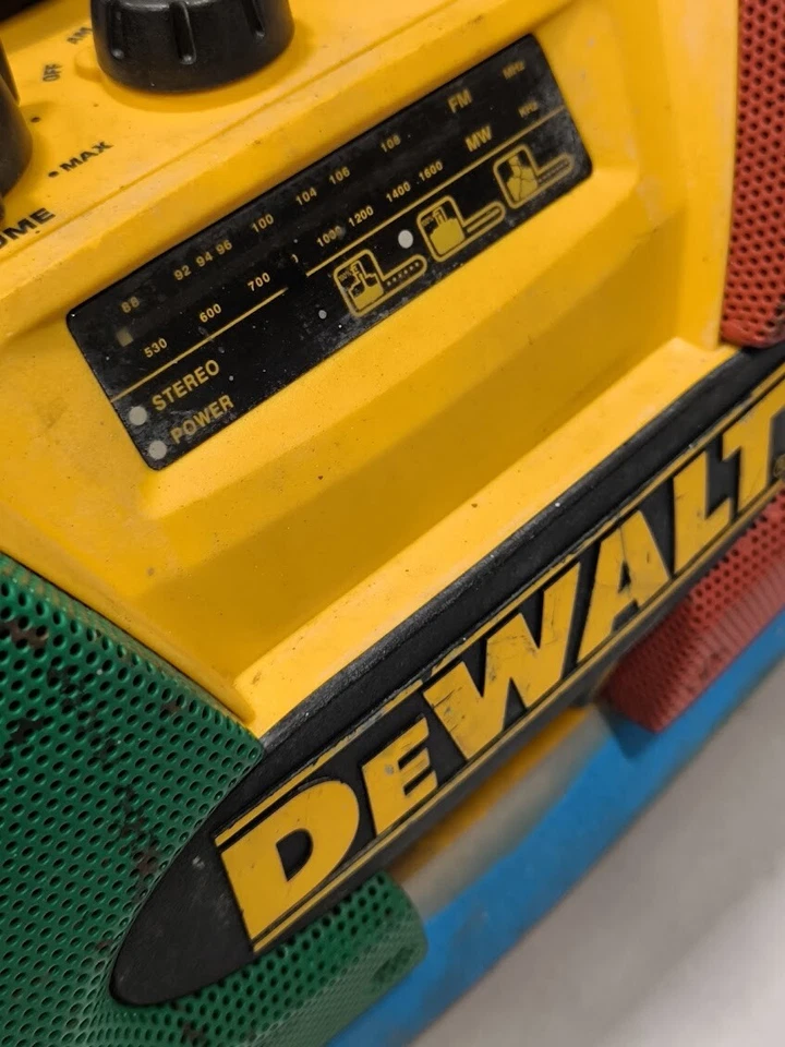 DeWalt DW911 Radio - Funktionstüchtig, Robustes Baustellen-Audio - Bild 3 von 4