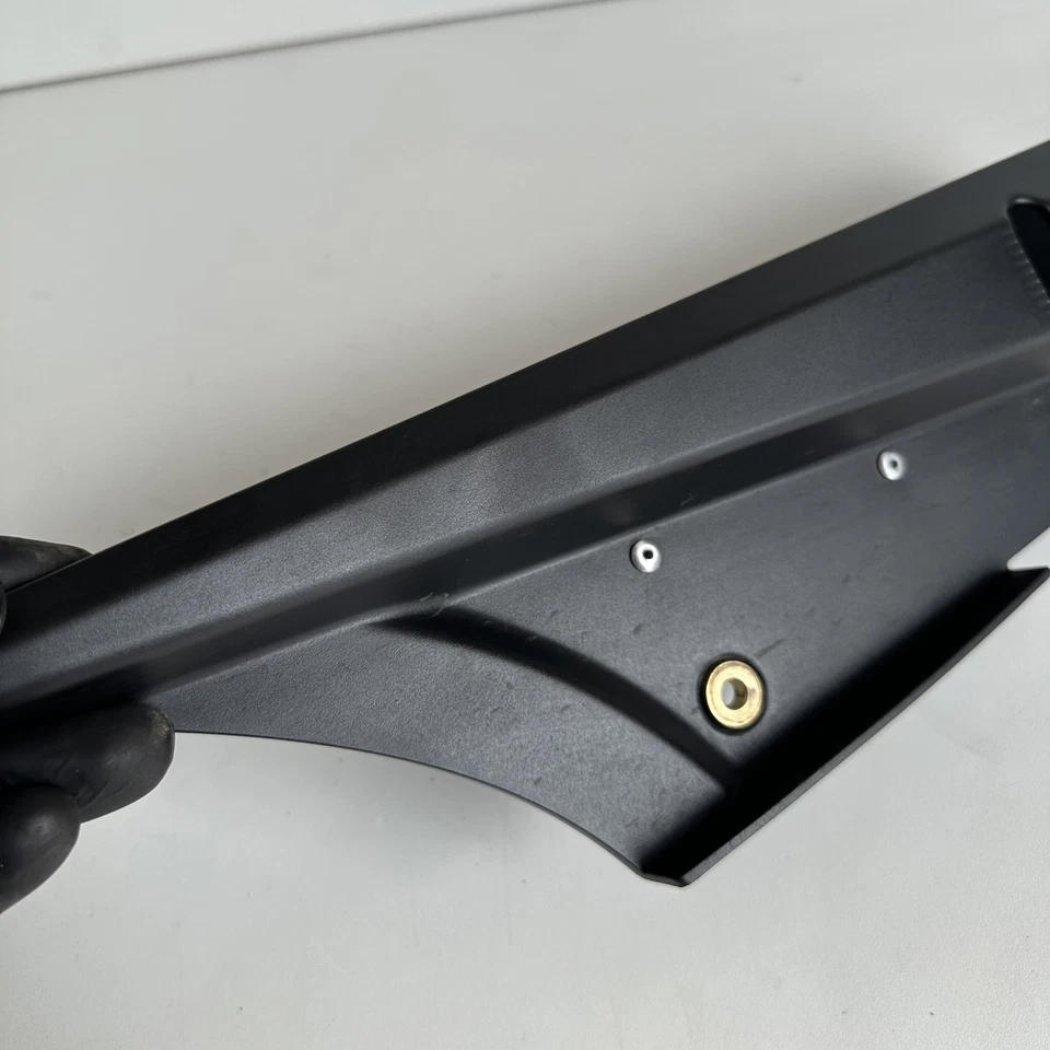 Harley Davidson XG 500 Street 500 2020 Protector de cinturón trasero inferior cubierta moldura plástico Foto 2 de 4