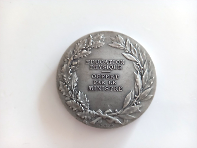 Enchères Lot 643 - Médaille Education Physique Offert par le