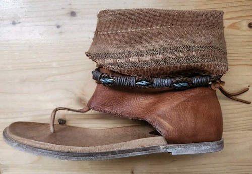 FREE PEOPLE Gladiator Boho Flat High Ankle Top Leather Sandal sz 40