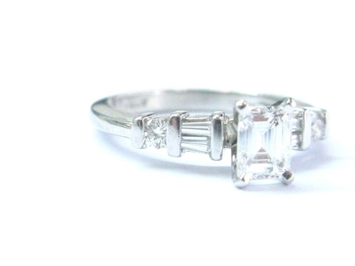 Platinum Emerald Round & Baguette Diamond Engagement Jewelry Ring .93Ct D-VS1 - Picture 2 of 7