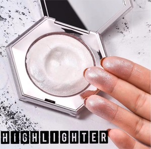 silver highlighter for face