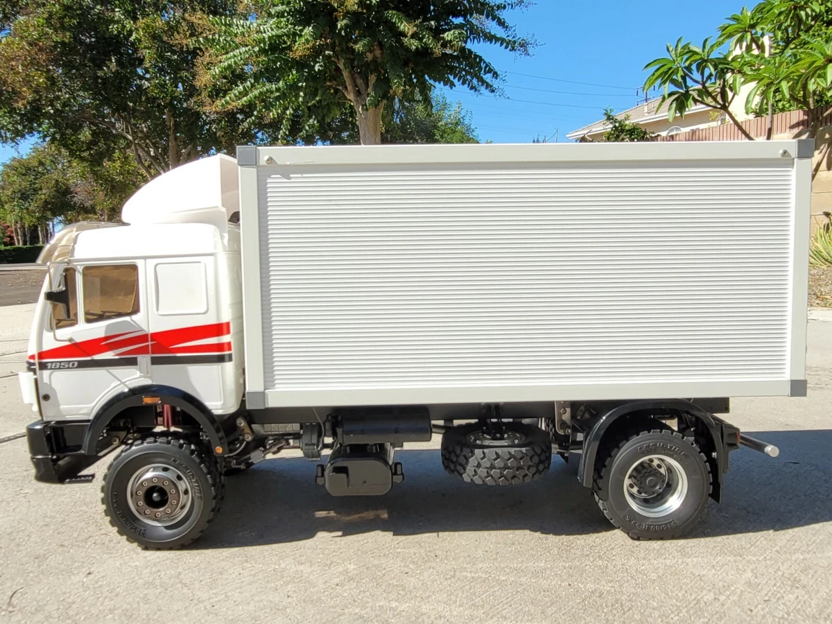 Custom 4x4 Tamiya 1/14 RC Mercedes Benz 1850L Delivery Truck Futaba ESC Spektrum