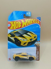 Hot Wheels 1:64 Safari Mode Lamborghini Huracan Sterrato (Yellow)