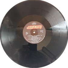 Preços baixos em Quase perfeito (Quase perfeito ou M -) polygram