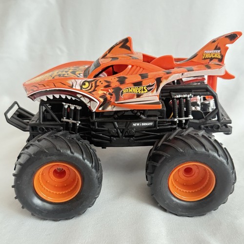 HOT WHEELS MONSTER TRUCK RC 1:24 Radio Control TIGER SHARK Monster Jam - Picture 2 of 7