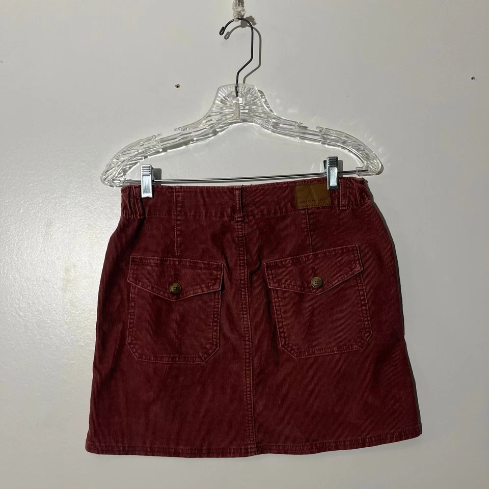 Minifalda American Eagle tiro alto pana súper elástica talla 2 borgoña Foto 4 de 4