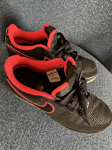Size 7.5 - Nike Air Force 1 Yeezy
