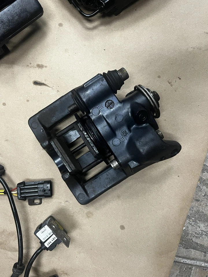 Pinça traseira direita Ferrari F430 para freio de mão 175921 228022 doador 3500 milhas - Imagem 4 de 4