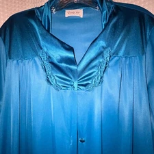 Vanity Fair Housecoat Robe Button Front Blueish Size X-Large Made In USA Vintage