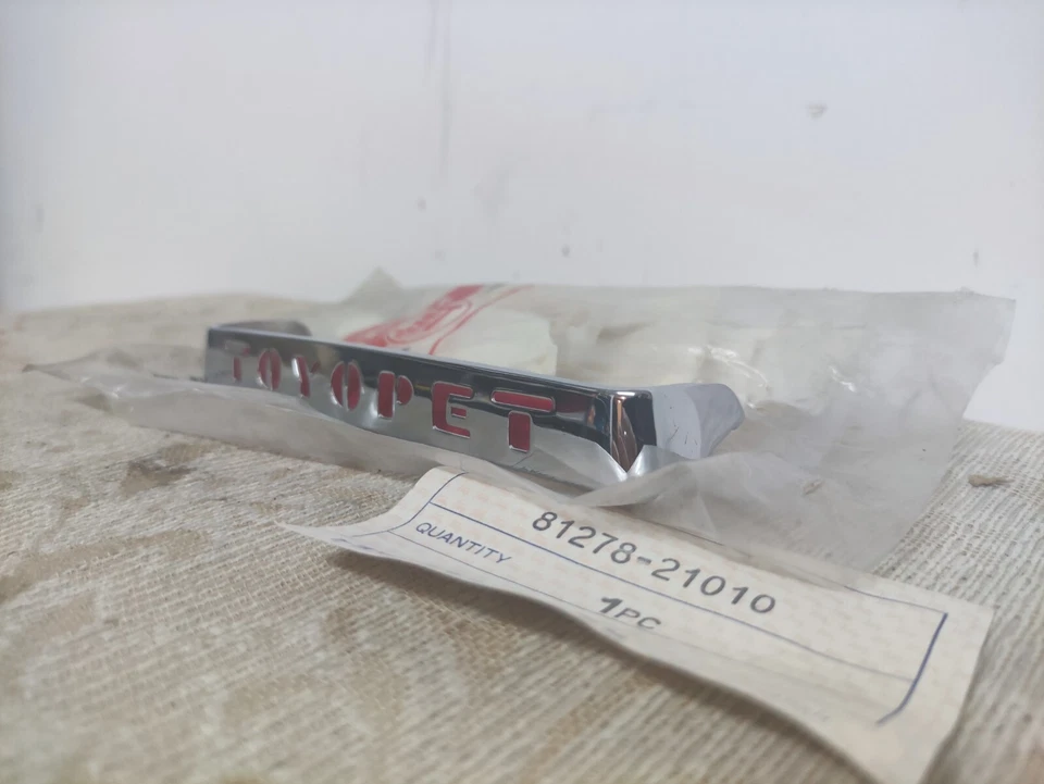 NOS OEM TOYOTA トヨタ LICENSE PLATE LAMP COVER TOYOPET CORONA CROWN # 81278-21010 - Image 4 of 4