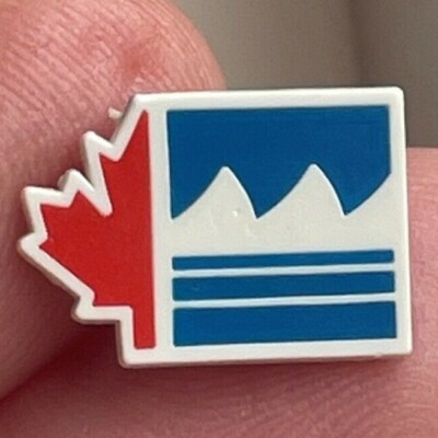 Expo 86 Canadian Pavilion Maple Leaf Canada Mountains Plastic Blue Red Lapel Pin