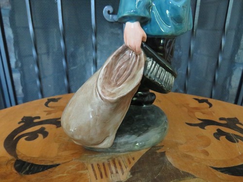 Royal Doulton Professions Master Sweep HN2205 Figurine Mary Nicoll (1956) - Picture 6 of 11