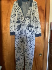 Harry Potter  Hogwarts  Women  s Size Medium 1pc Hooded Pajamas