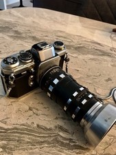 Alte Kamera Mit Stativ