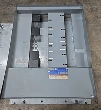 HCP Square D MLO 800 Amp HCP I-Line Panelboard Interior 480V