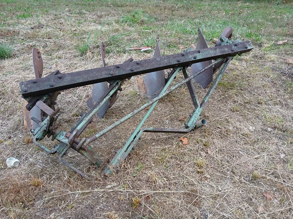 Johndeere Model 4c  Turn Plow - Image 2 of 4